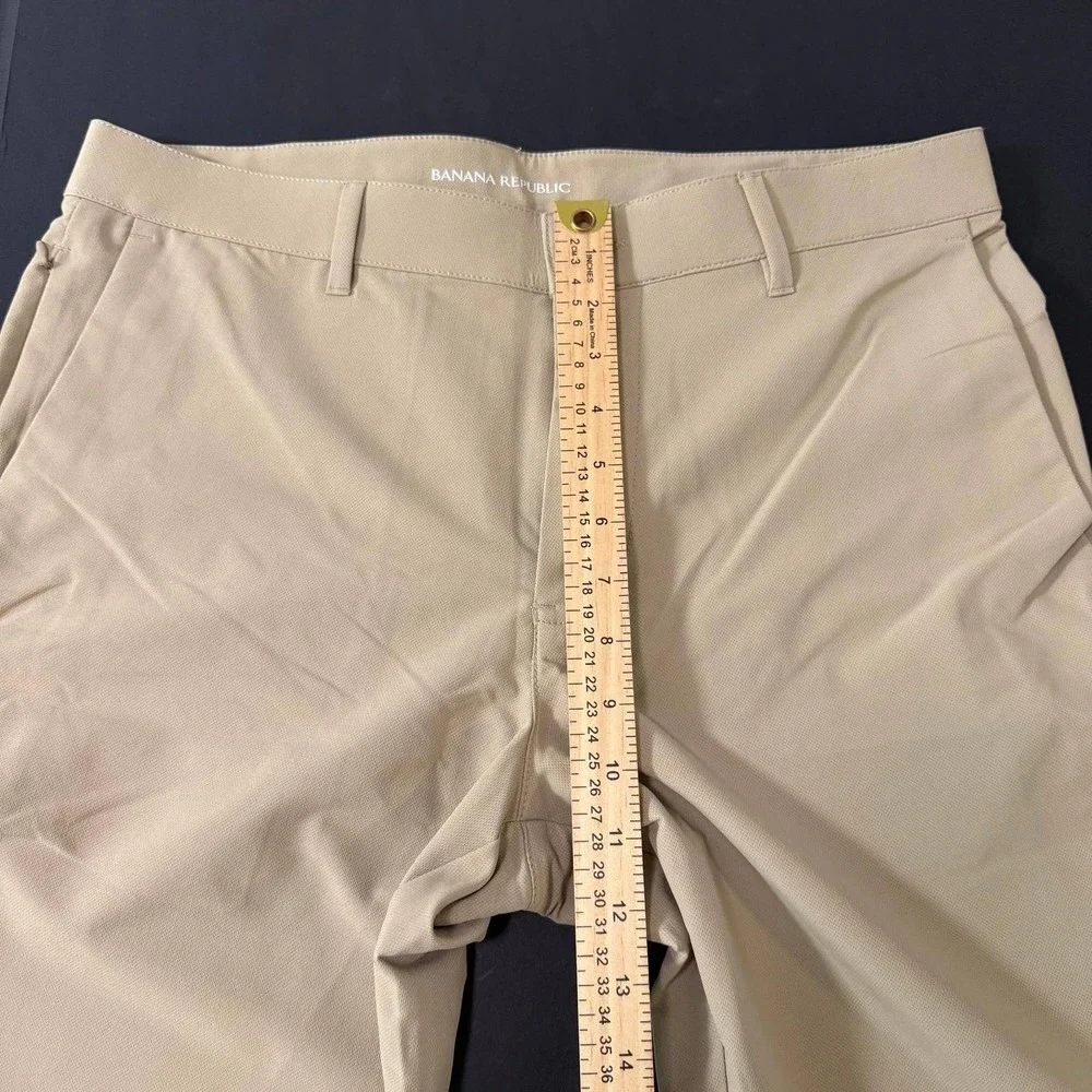 Banana Republic Mens Core Temp Performance Chino Pants Khaki Tan Size 32